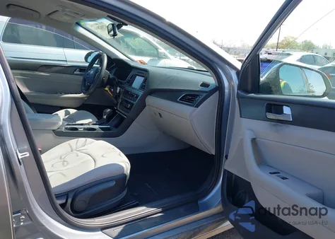 2016 Hyundai Sonata Sport z USA, uszkodzony, nr VIN 5NPE34AF0GH296965